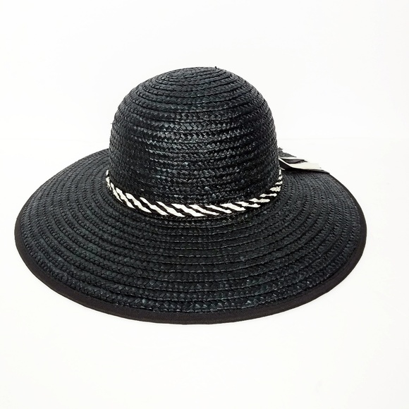 Accessories - Nwot hand made Black And white big sun hat